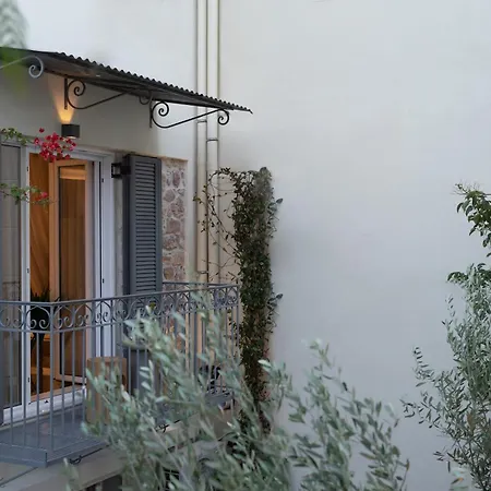 Plaka Vibes * アテネ